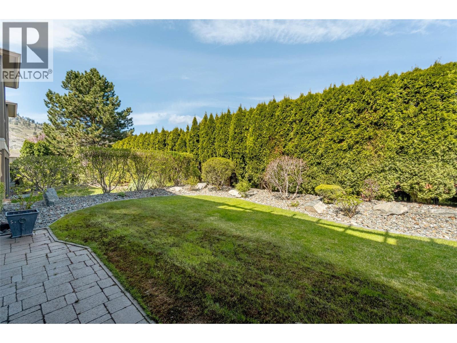 7 6833 MEADOWS Drive, Oliver