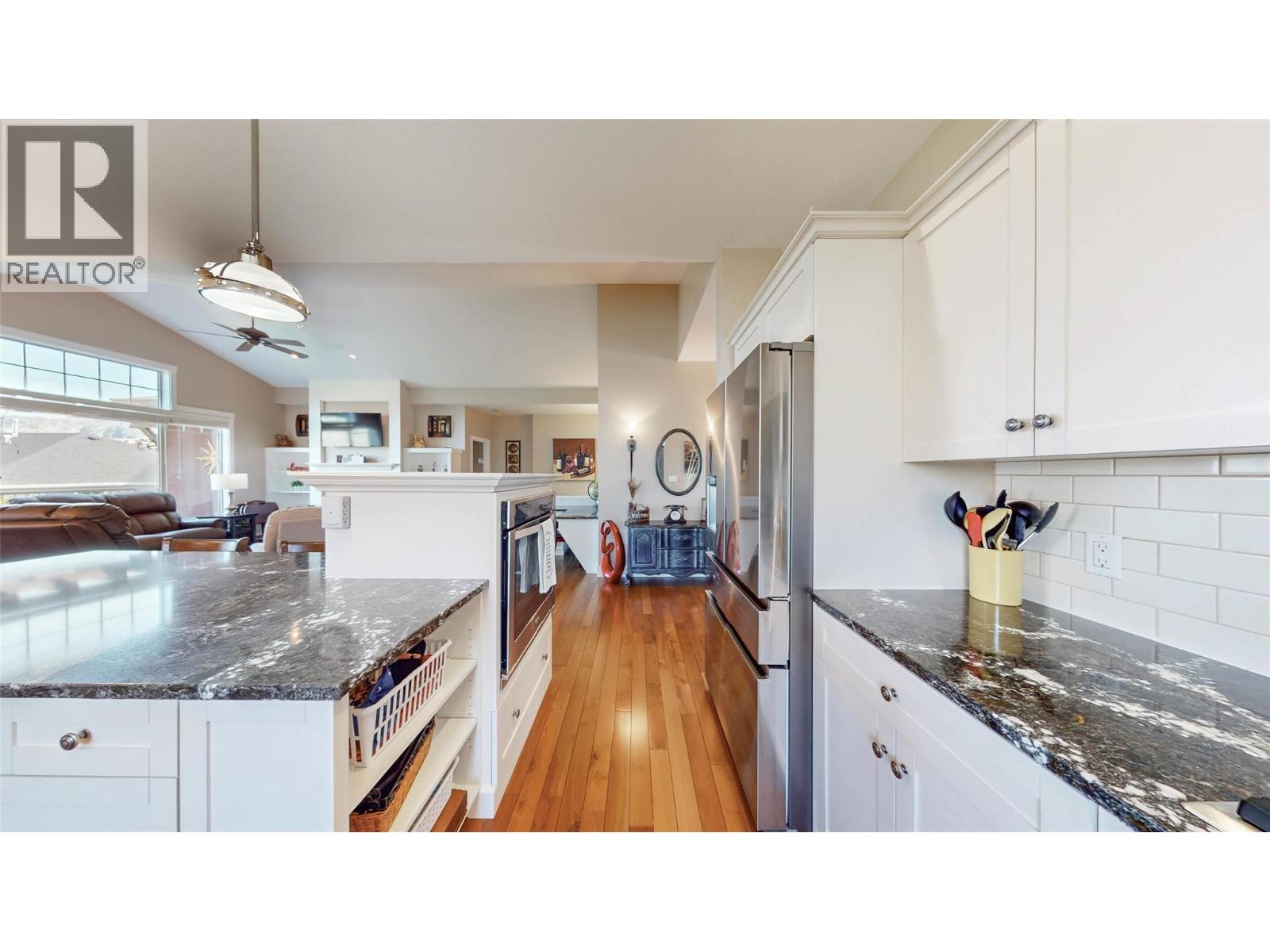 7 6833 MEADOWS Drive, Oliver