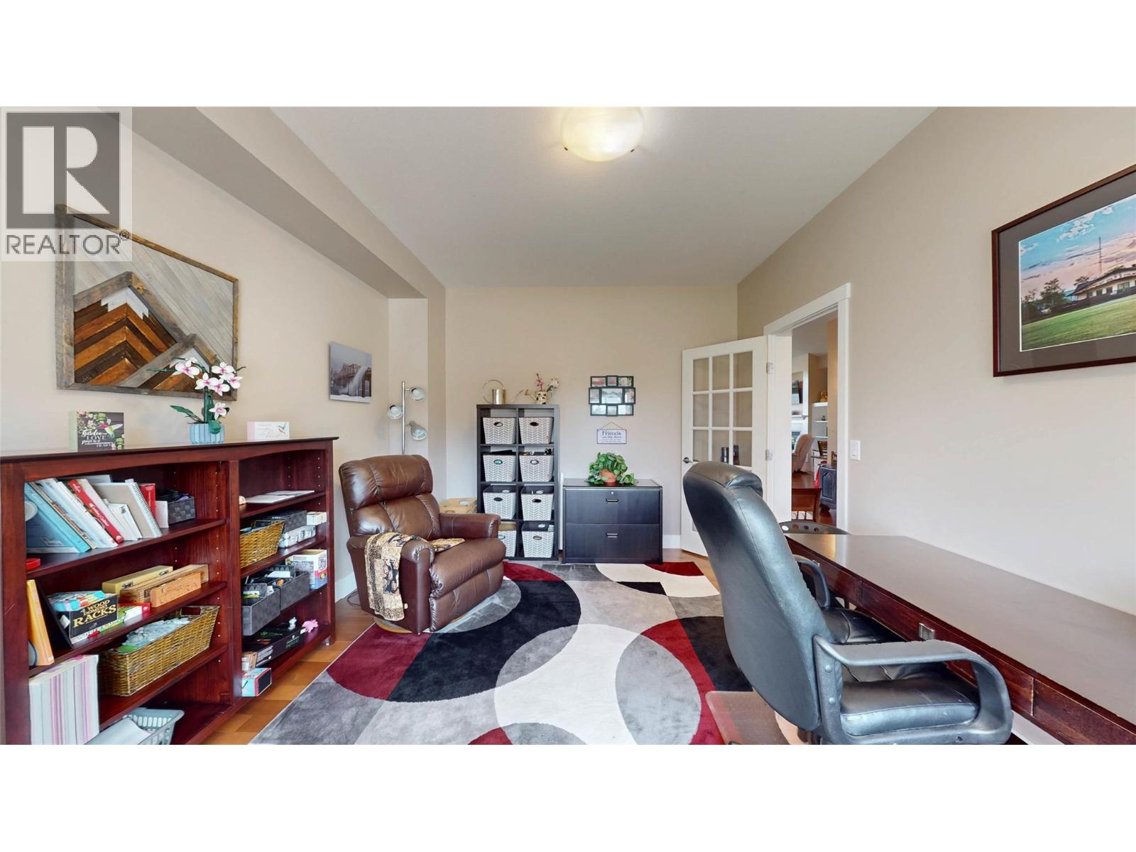 7 6833 MEADOWS Drive, Oliver