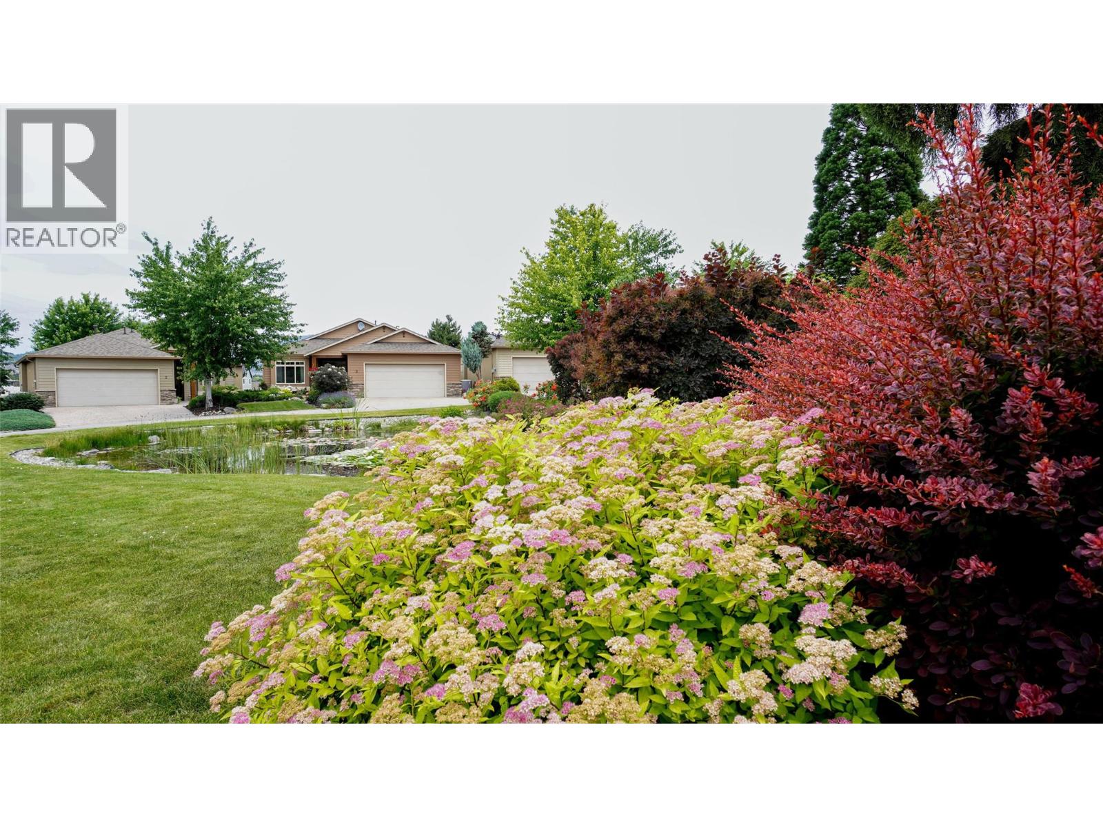 7 6833 MEADOWS Drive, Oliver