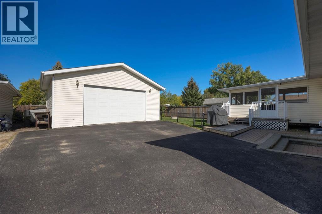 449 Signal Road, Fort McMurray