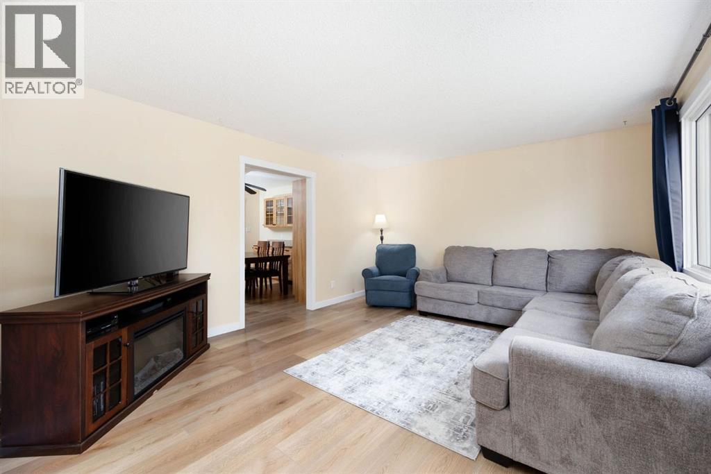 449 Signal Road, Fort McMurray