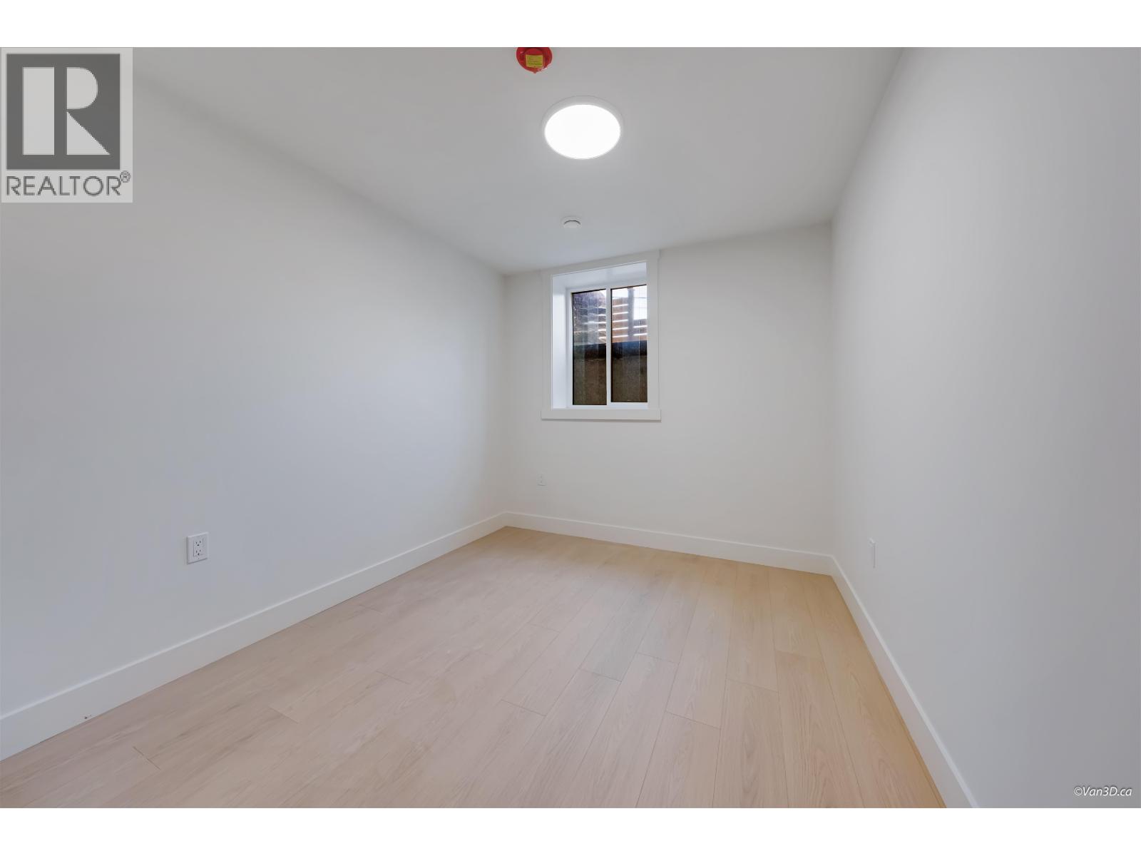 3 7893 2ND STREET, Burnaby