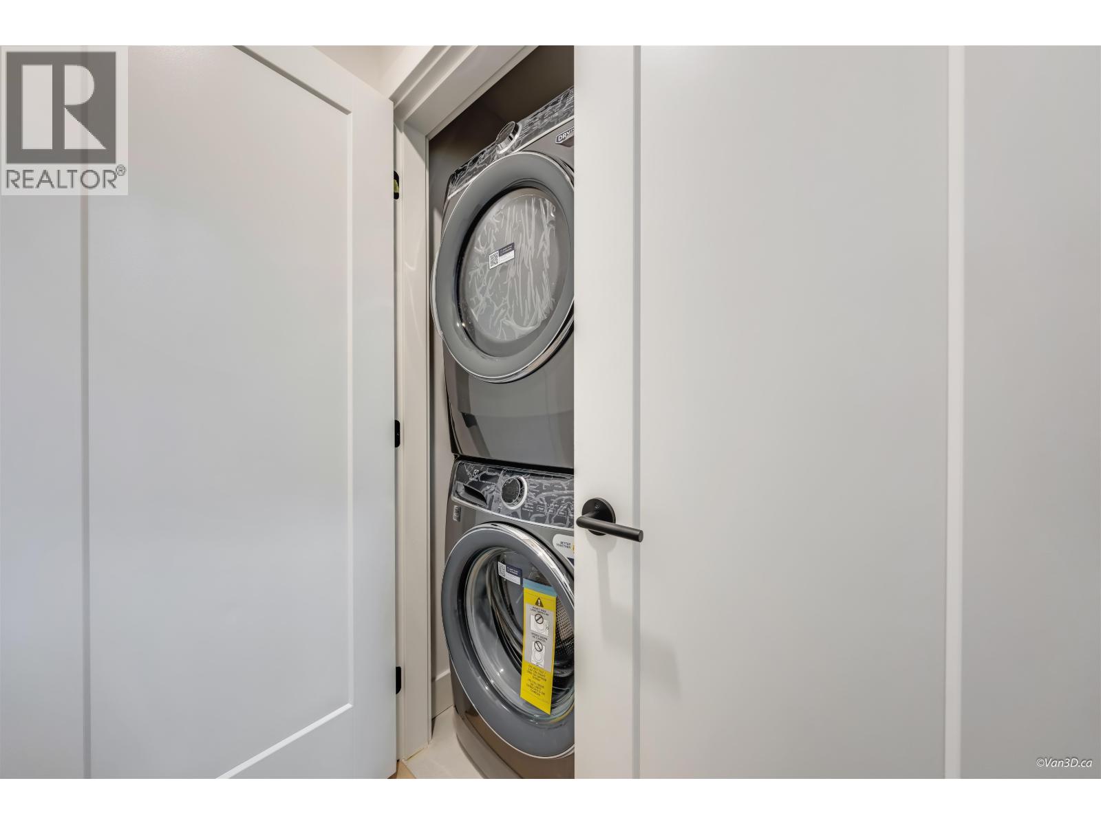 3 7893 2ND STREET, Burnaby