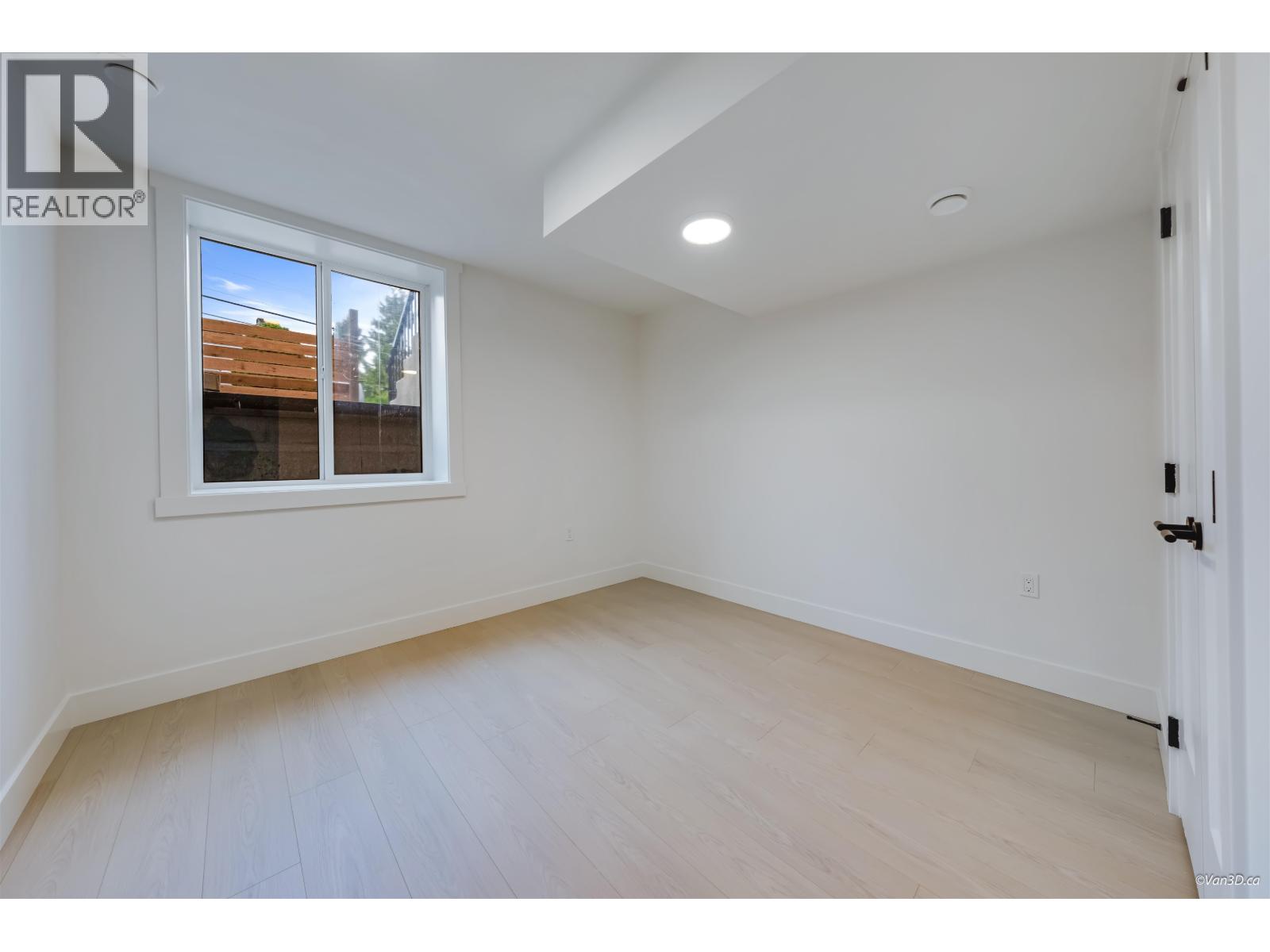 3 7893 2ND STREET, Burnaby