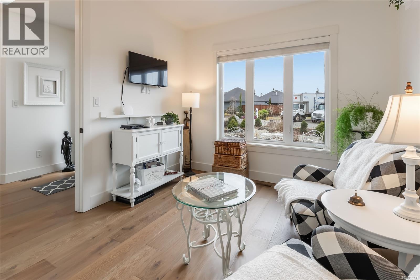  1000 Brookfield Crescent, Parksville