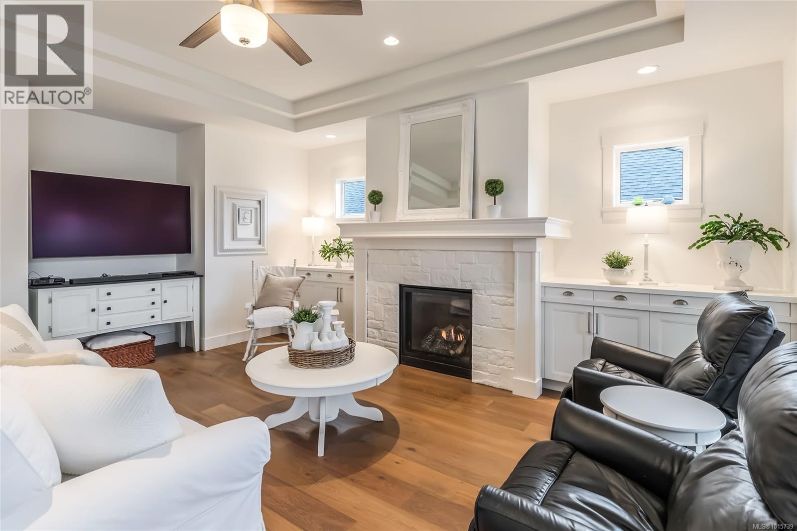  1000 Brookfield Crescent, Parksville
