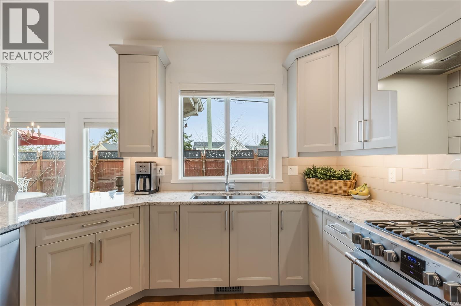  1000 Brookfield Crescent, Parksville