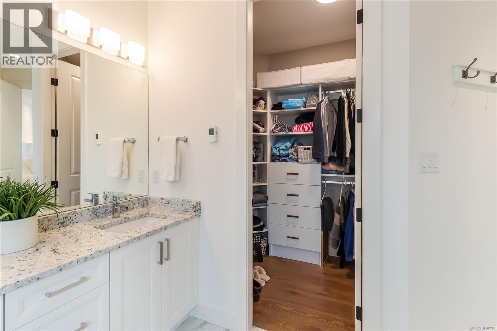  1000 Brookfield Crescent, Parksville