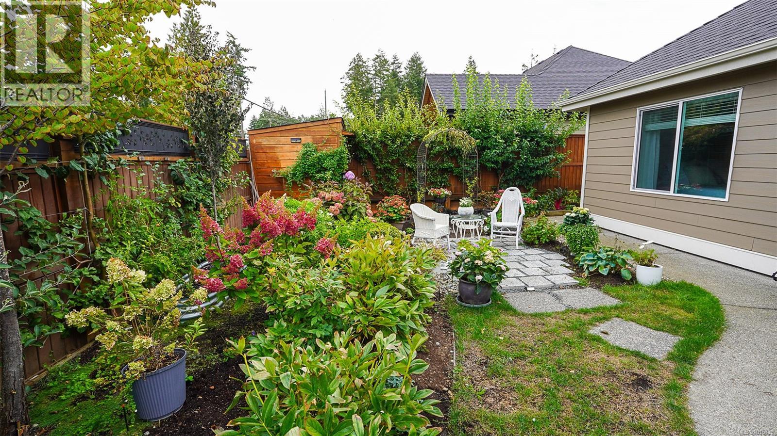  1000 Brookfield Crescent, Parksville
