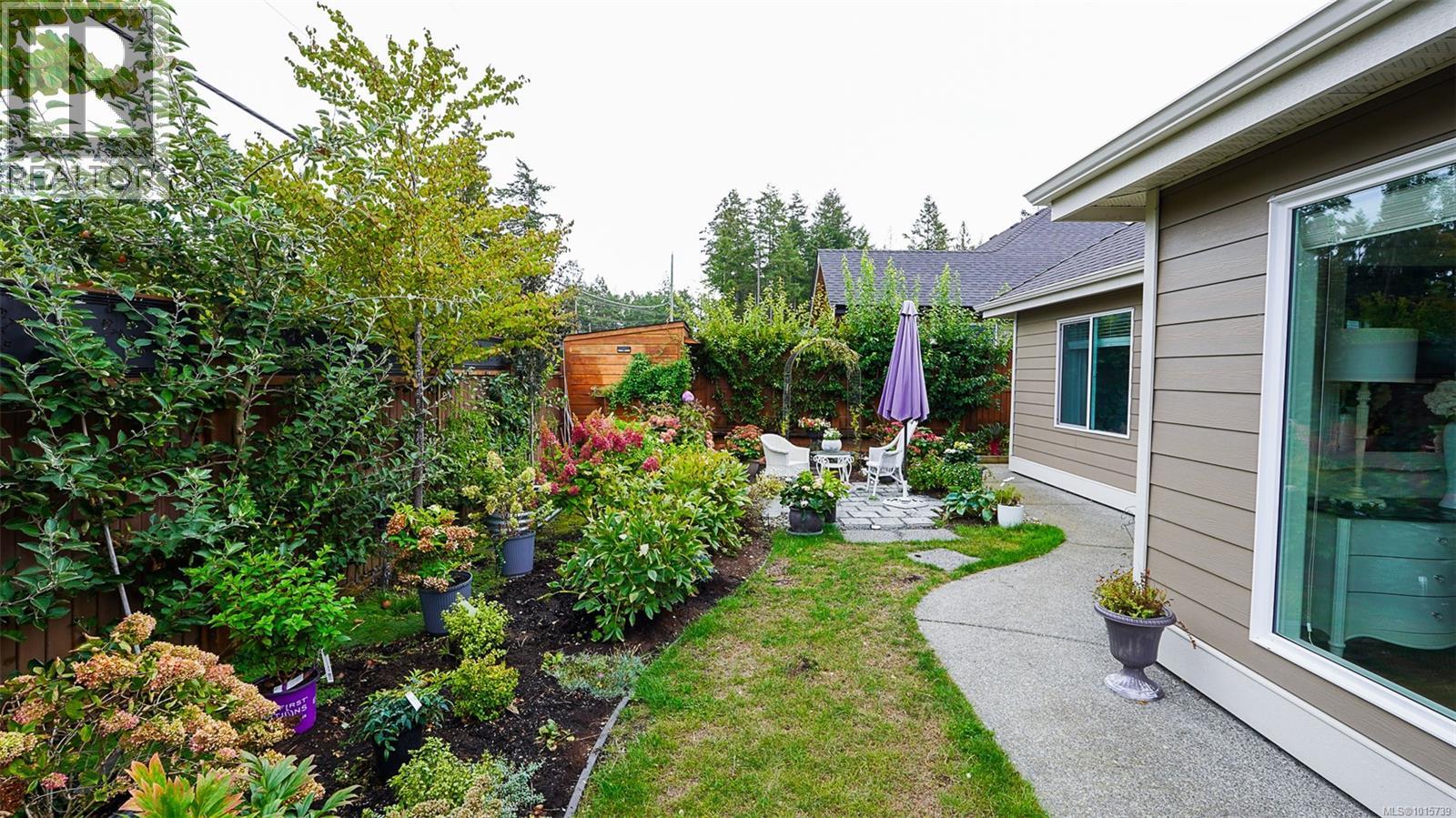  1000 Brookfield Crescent, Parksville