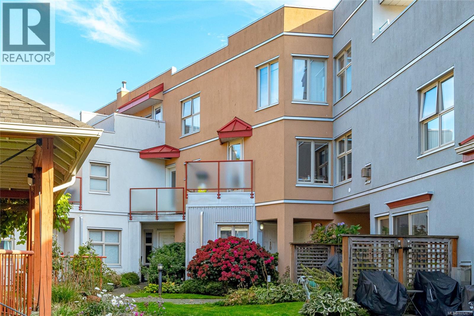 10 930 North Park Street, Victoria