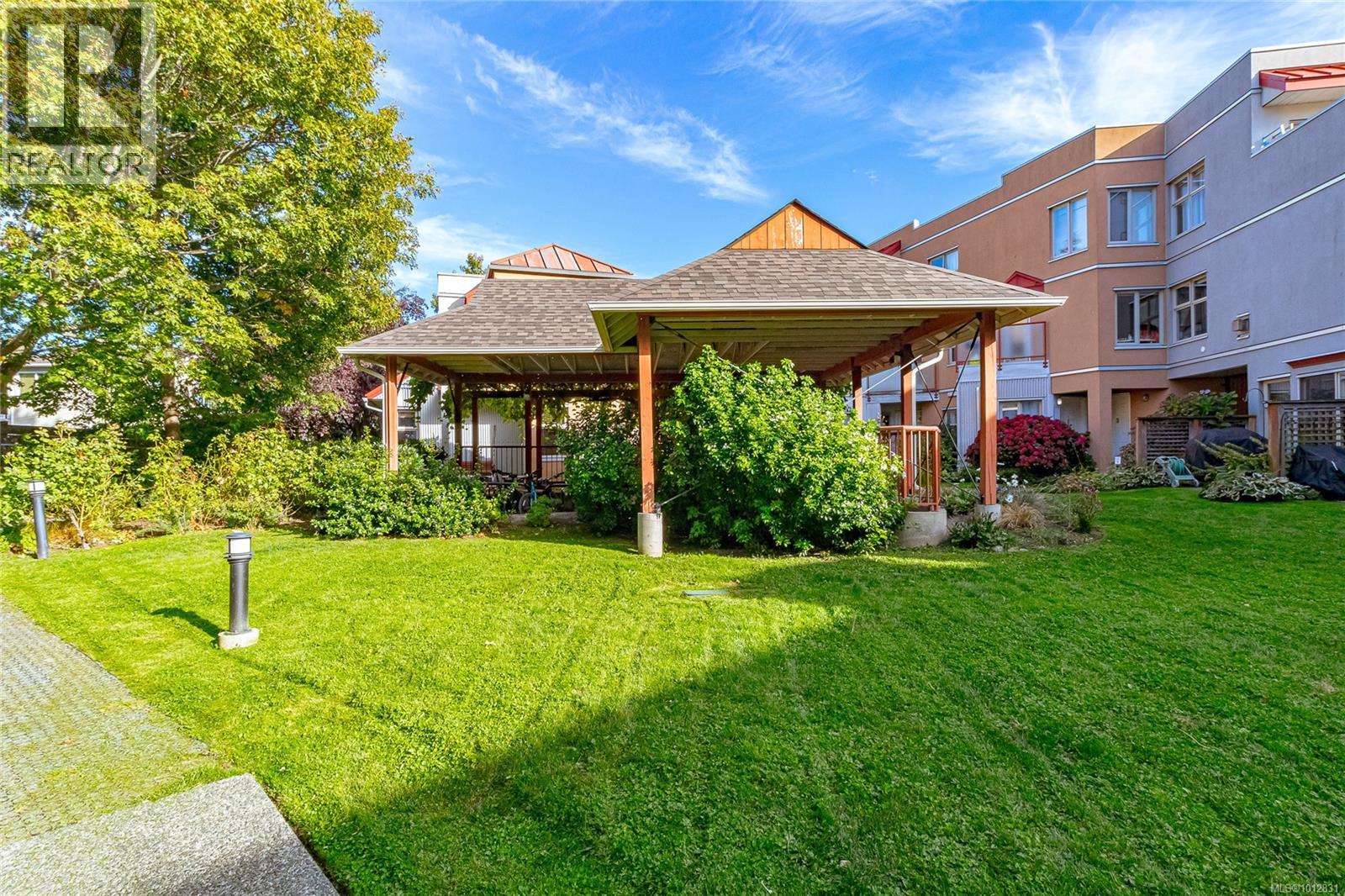 10 930 North Park Street, Victoria