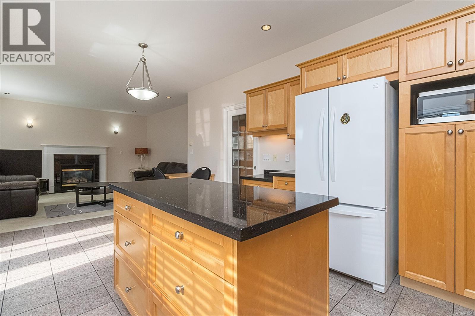  1734 Mamich Circle, Saanich