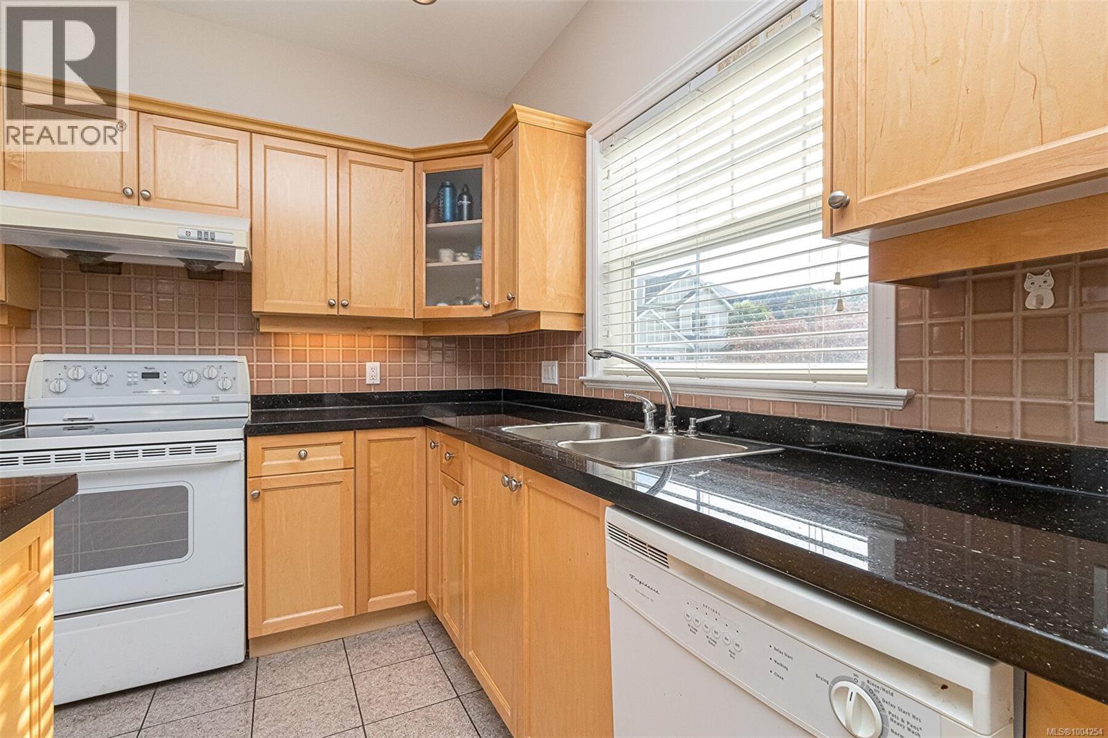  1734 Mamich Circle, Saanich