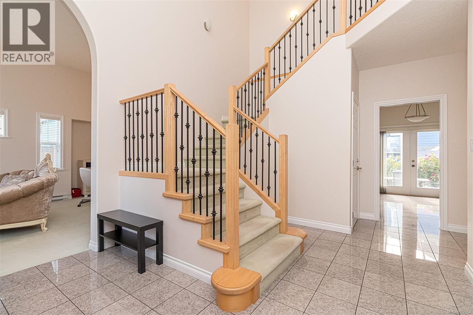  1734 Mamich Circle, Saanich