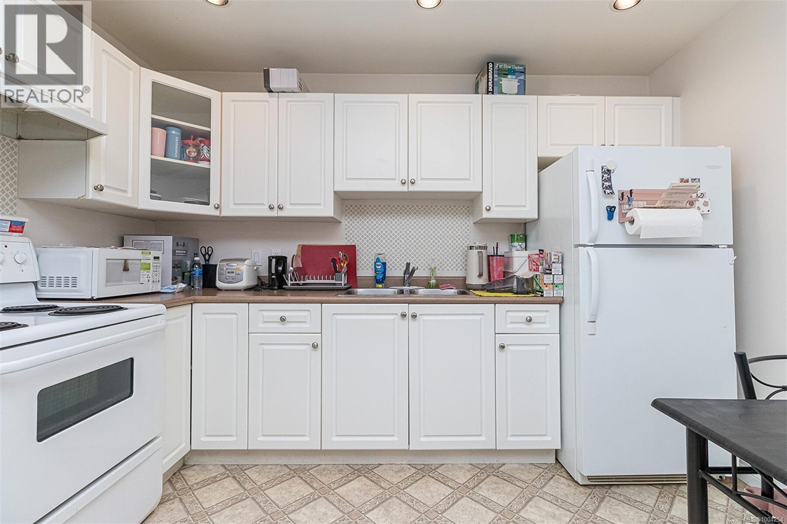  1734 Mamich Circle, Saanich