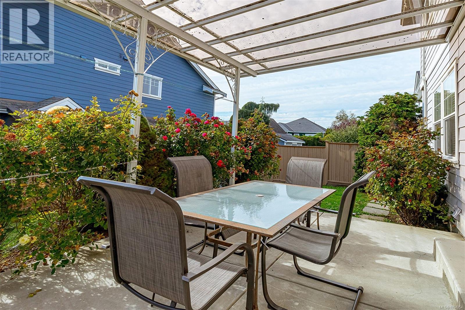  1734 Mamich Circle, Saanich