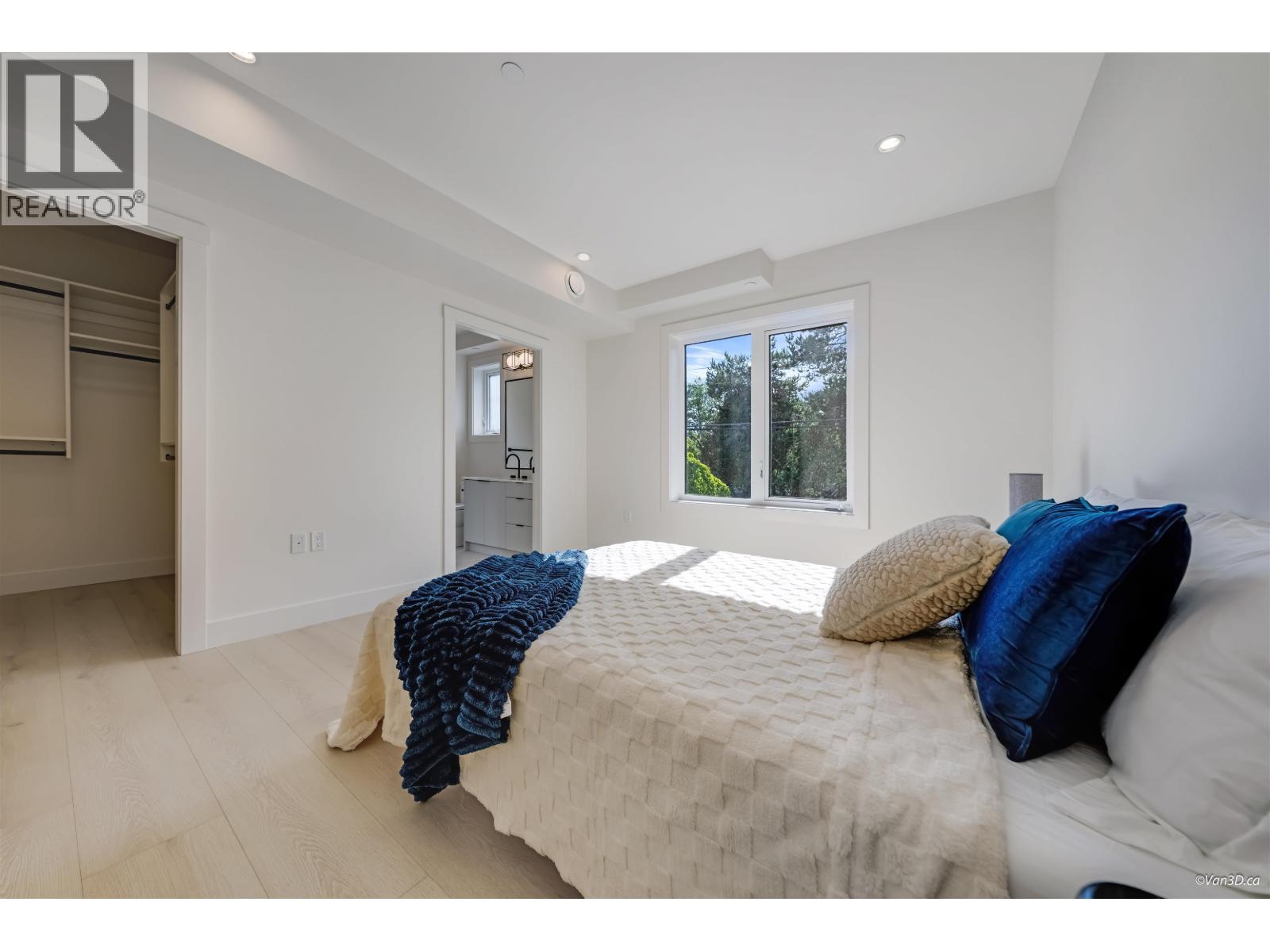 4 7893 2ND STREET, Burnaby