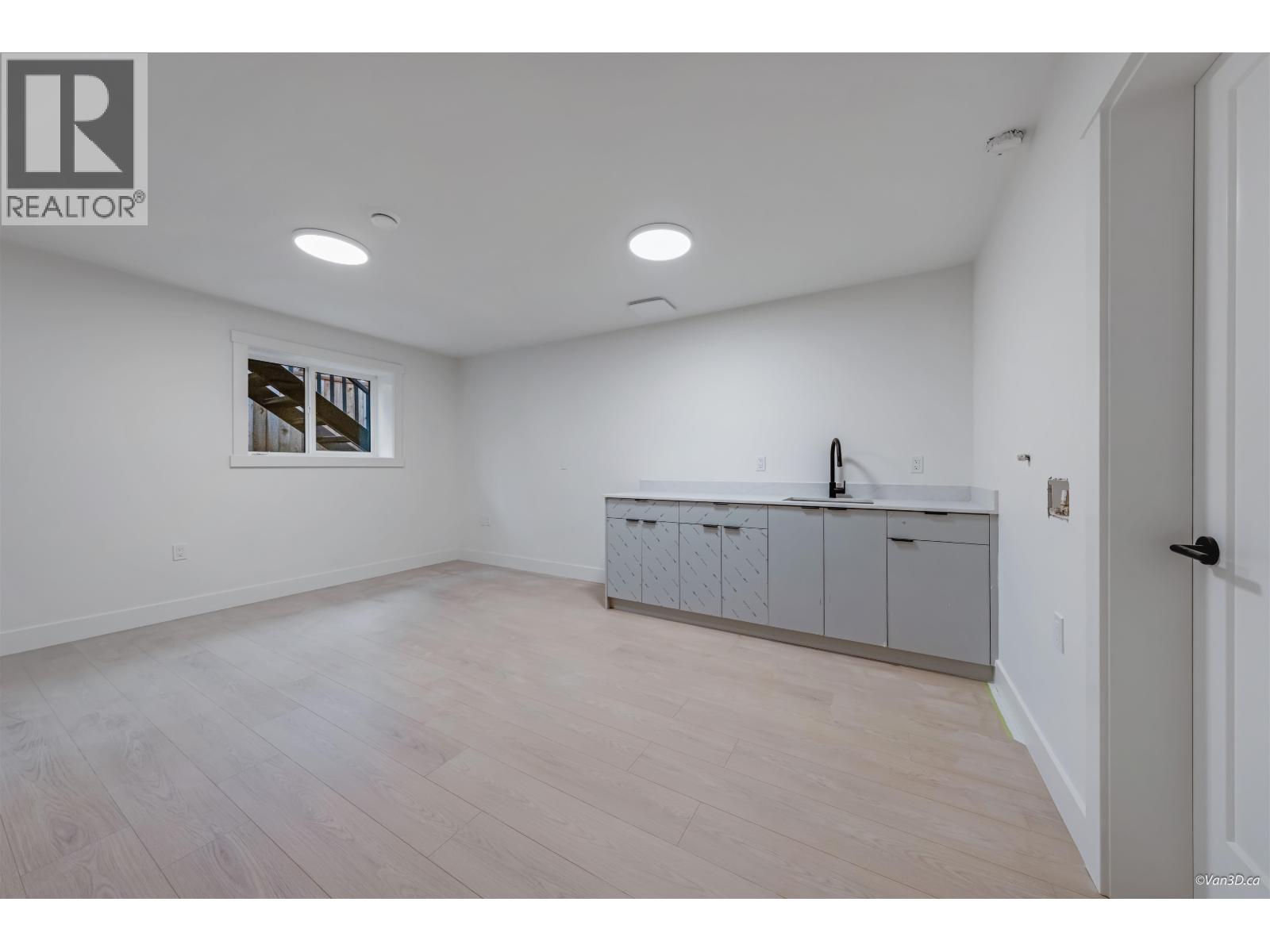 4 7893 2ND STREET, Burnaby