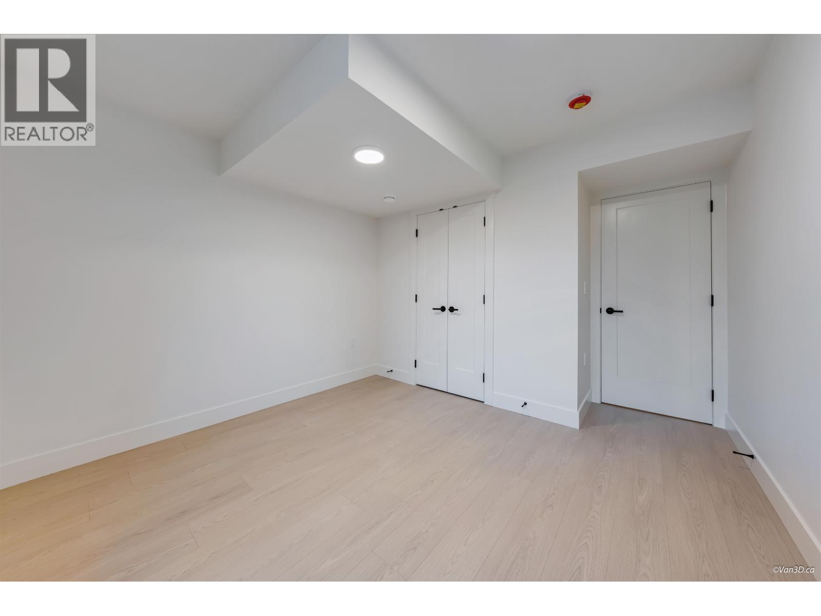 4 7893 2ND STREET, Burnaby