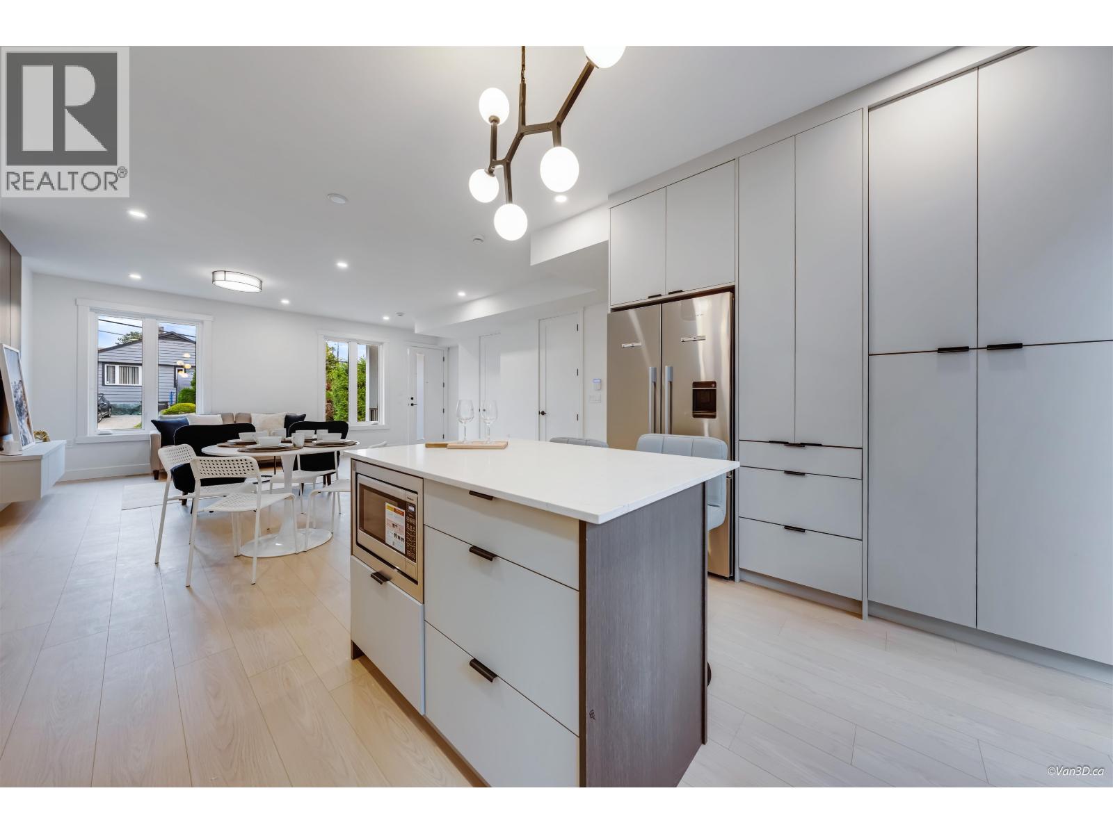 4 7893 2ND STREET, Burnaby