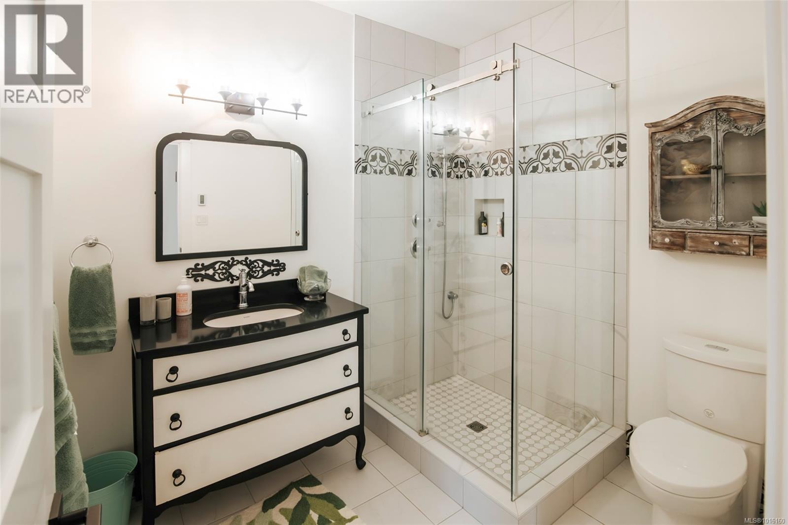  347 Collins Road, Salt Spring