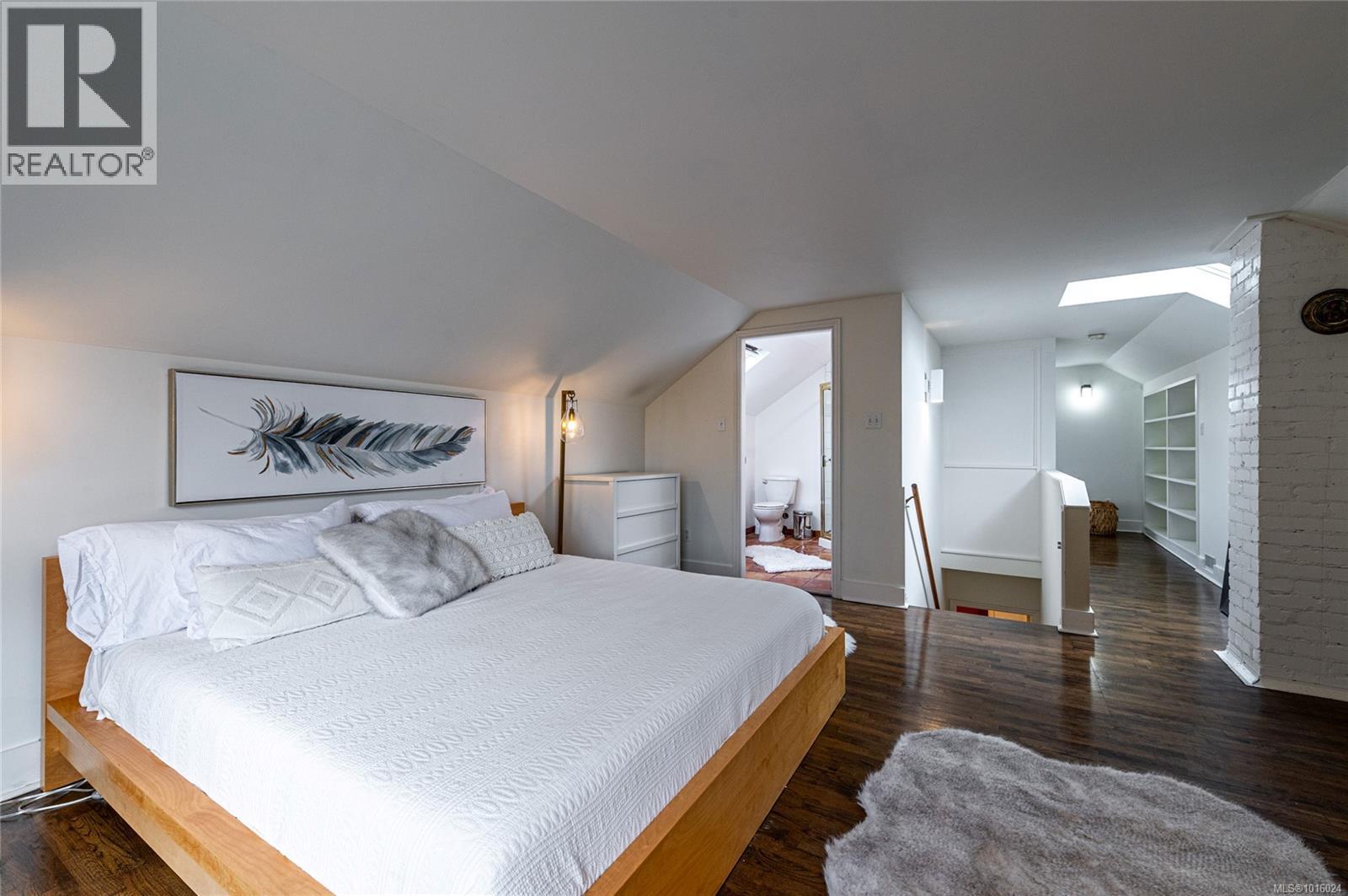  2709 Burdick Avenue, Oak Bay