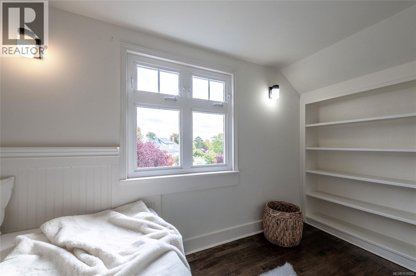  2709 Burdick Avenue, Oak Bay