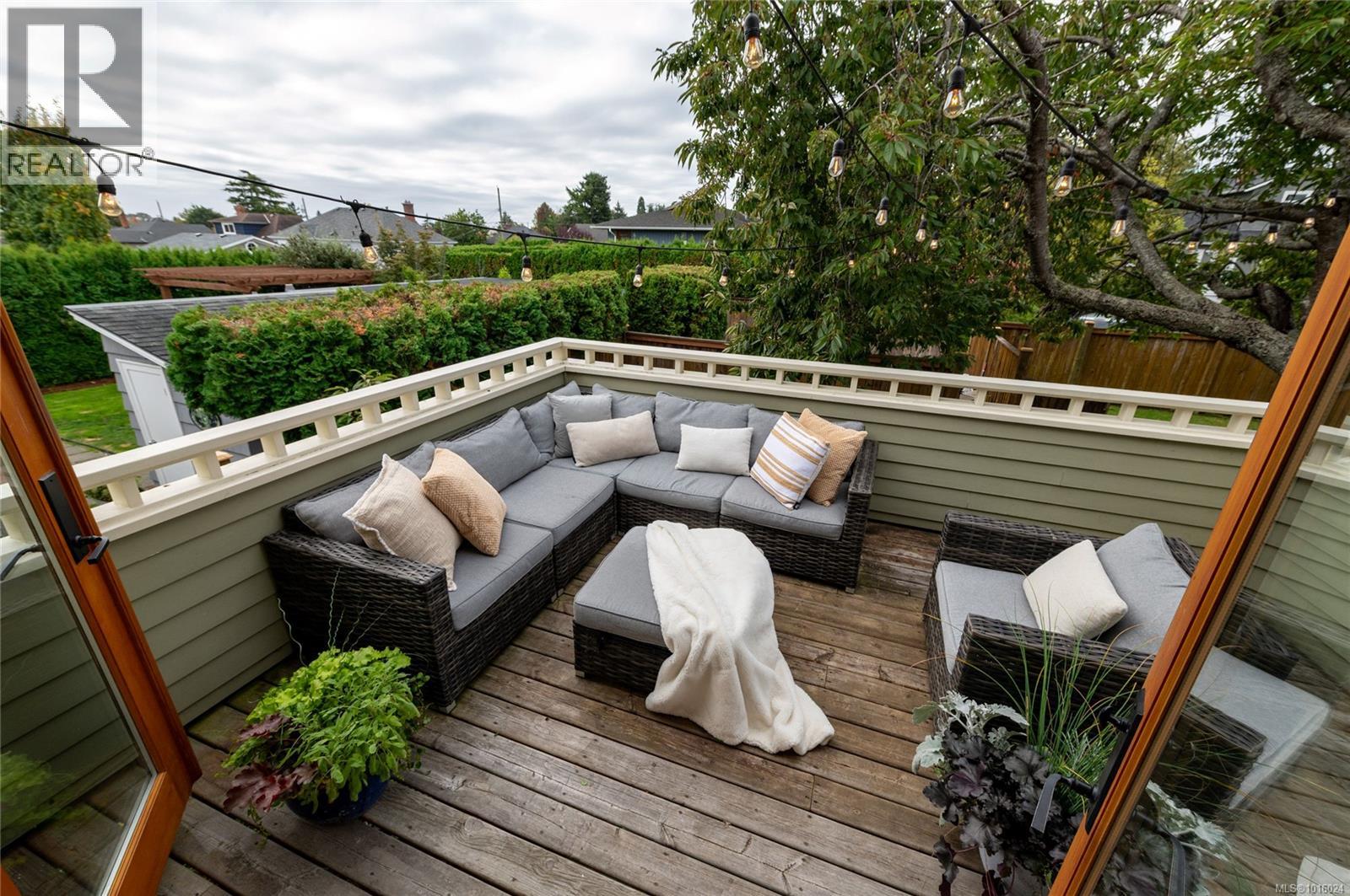 2709 Burdick Avenue, Oak Bay