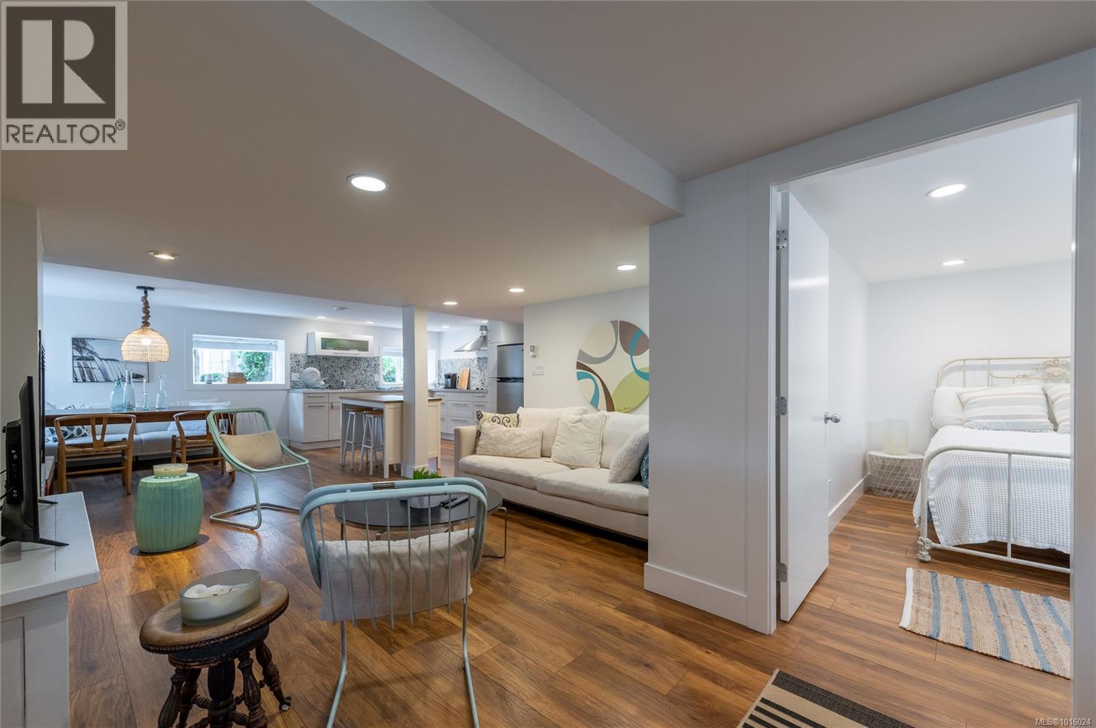  2709 Burdick Avenue, Oak Bay