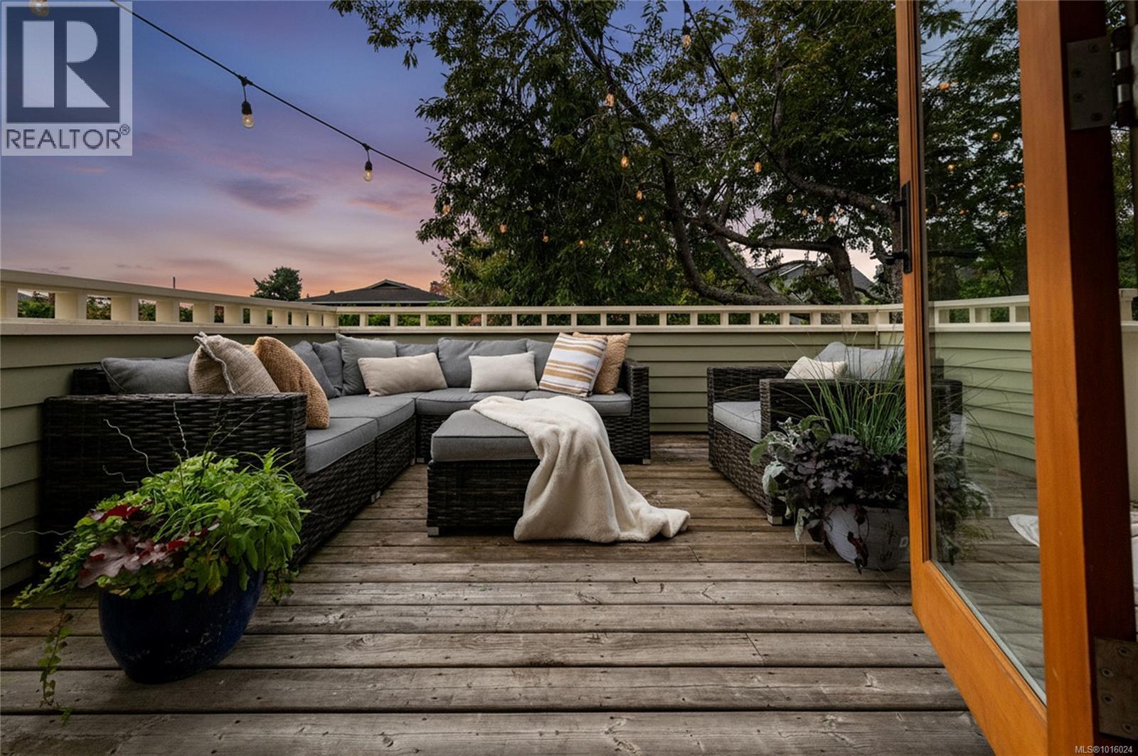  2709 Burdick Avenue, Oak Bay