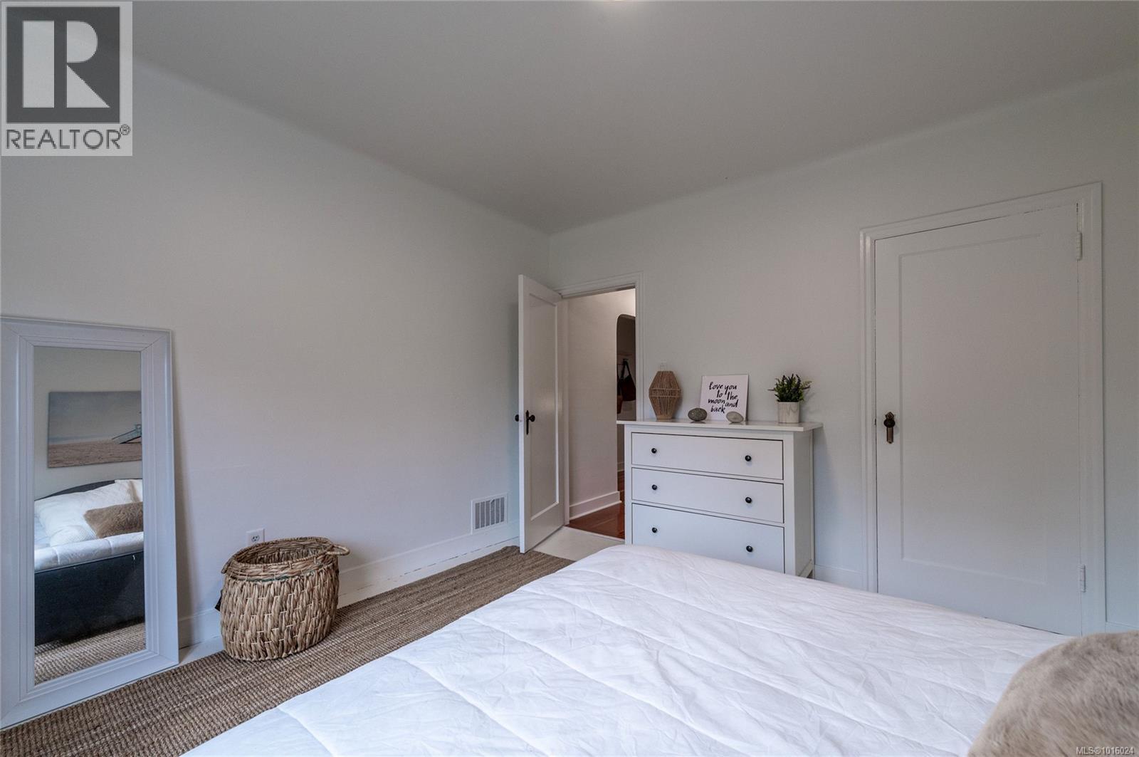  2709 Burdick Avenue, Oak Bay
