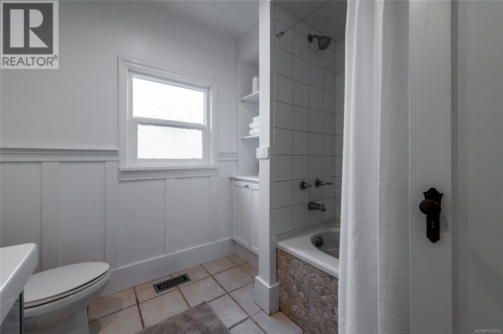  2709 Burdick Avenue, Oak Bay