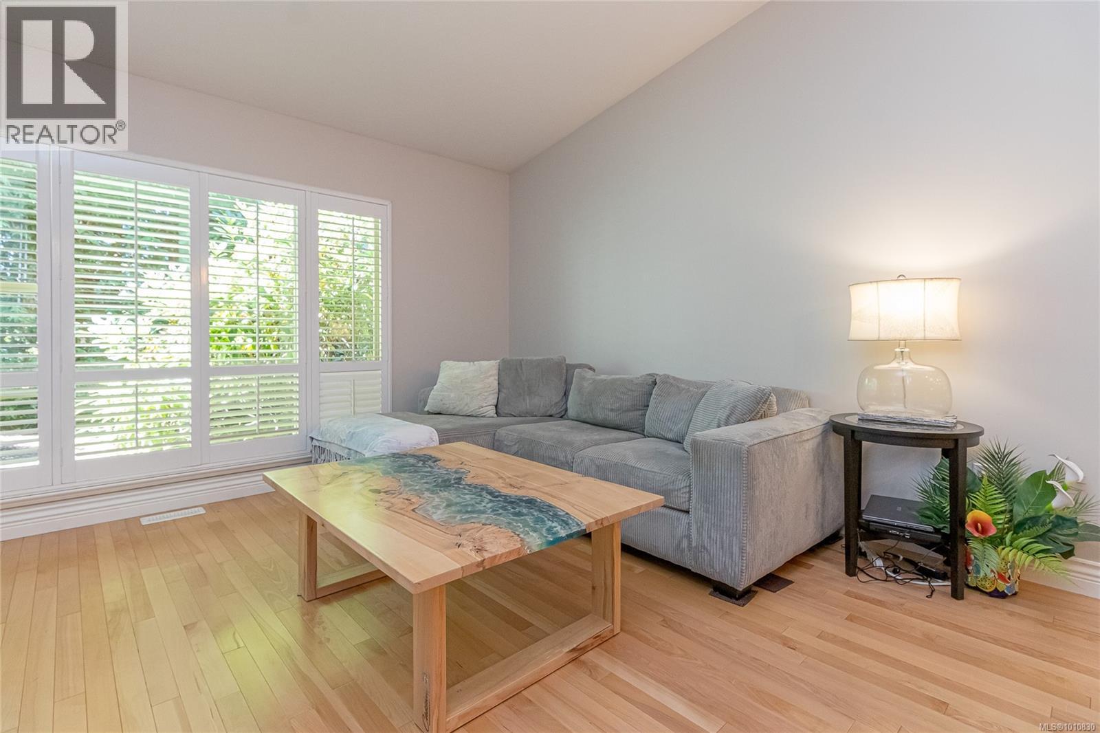 1283 Roberton Blvd, Parksville