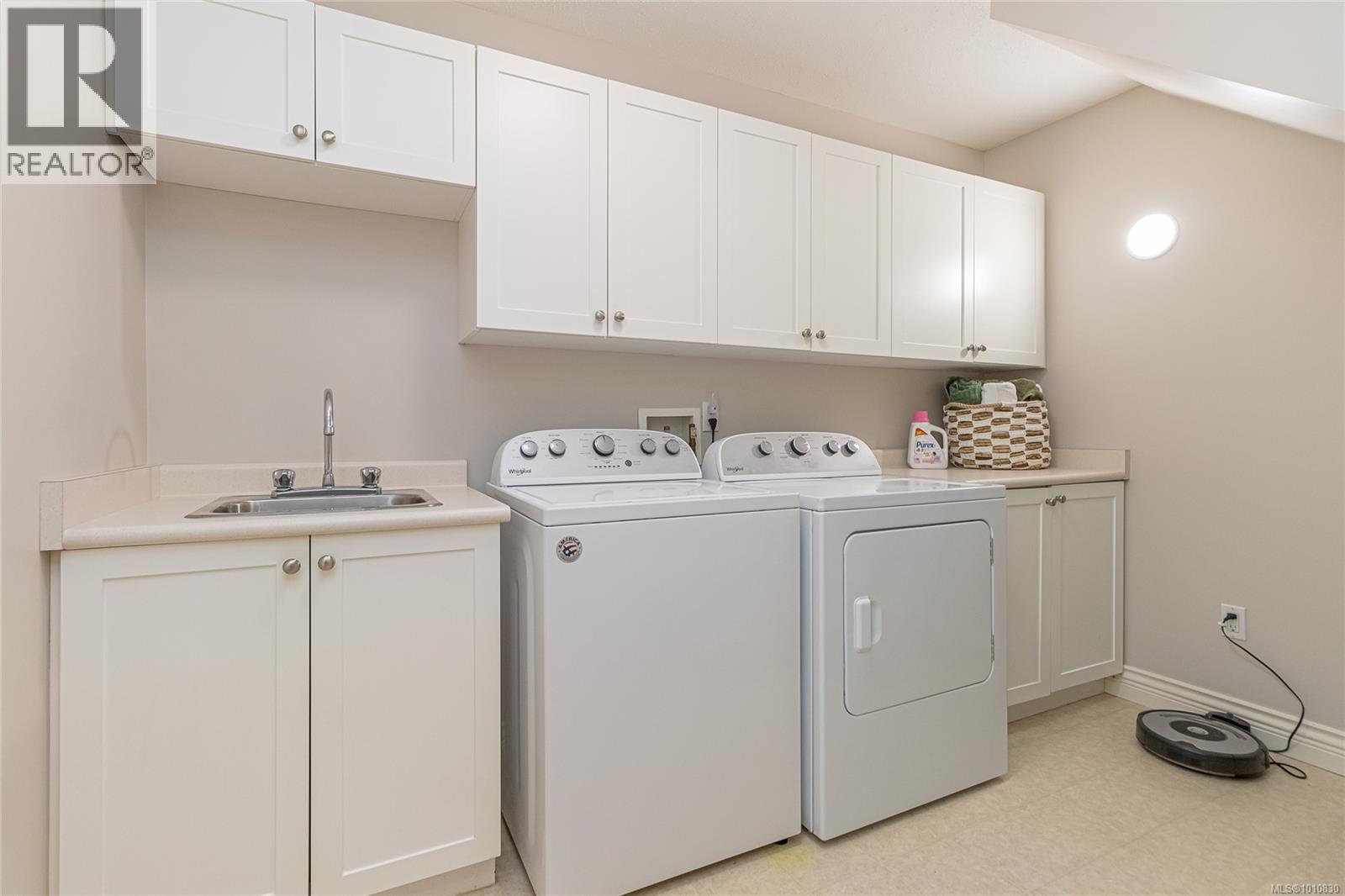 1283 Roberton Blvd, Parksville