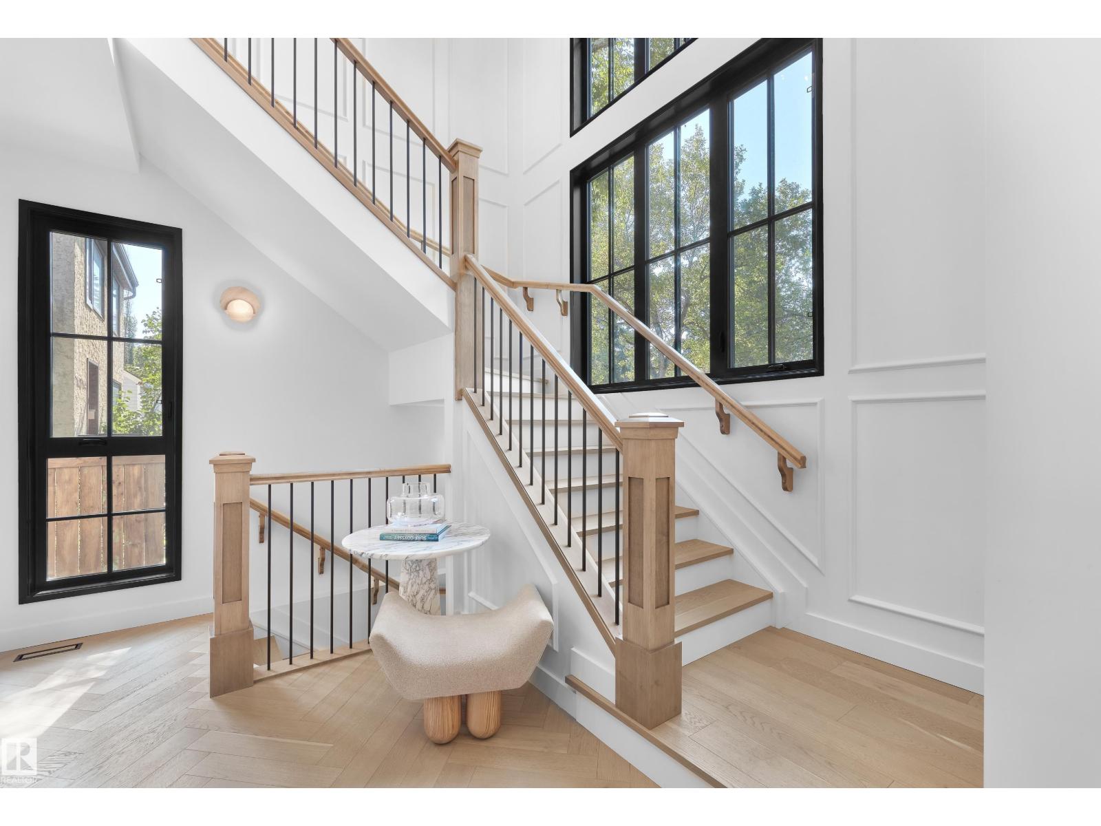 14018 104 AV NW, Edmonton