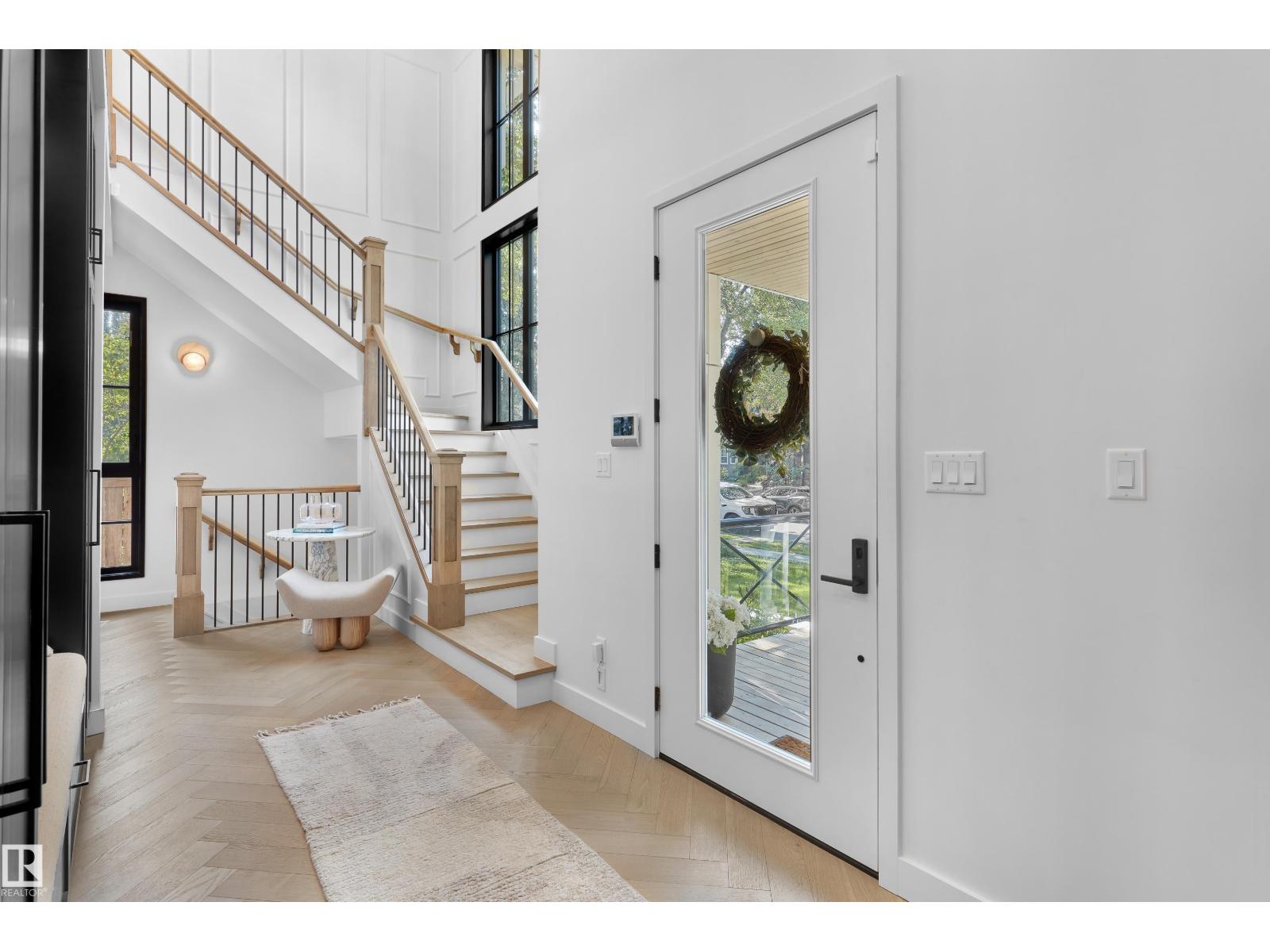 14018 104 AV NW, Edmonton