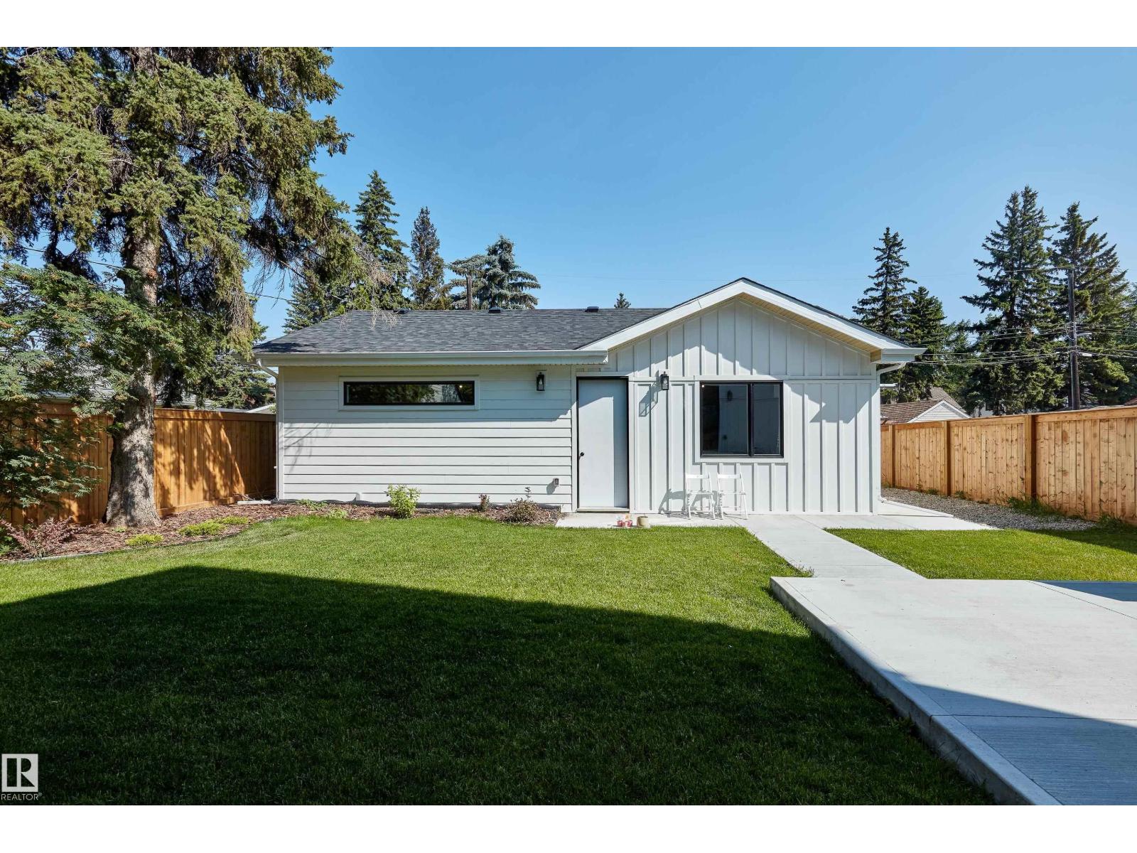 14018 104 AV NW, Edmonton