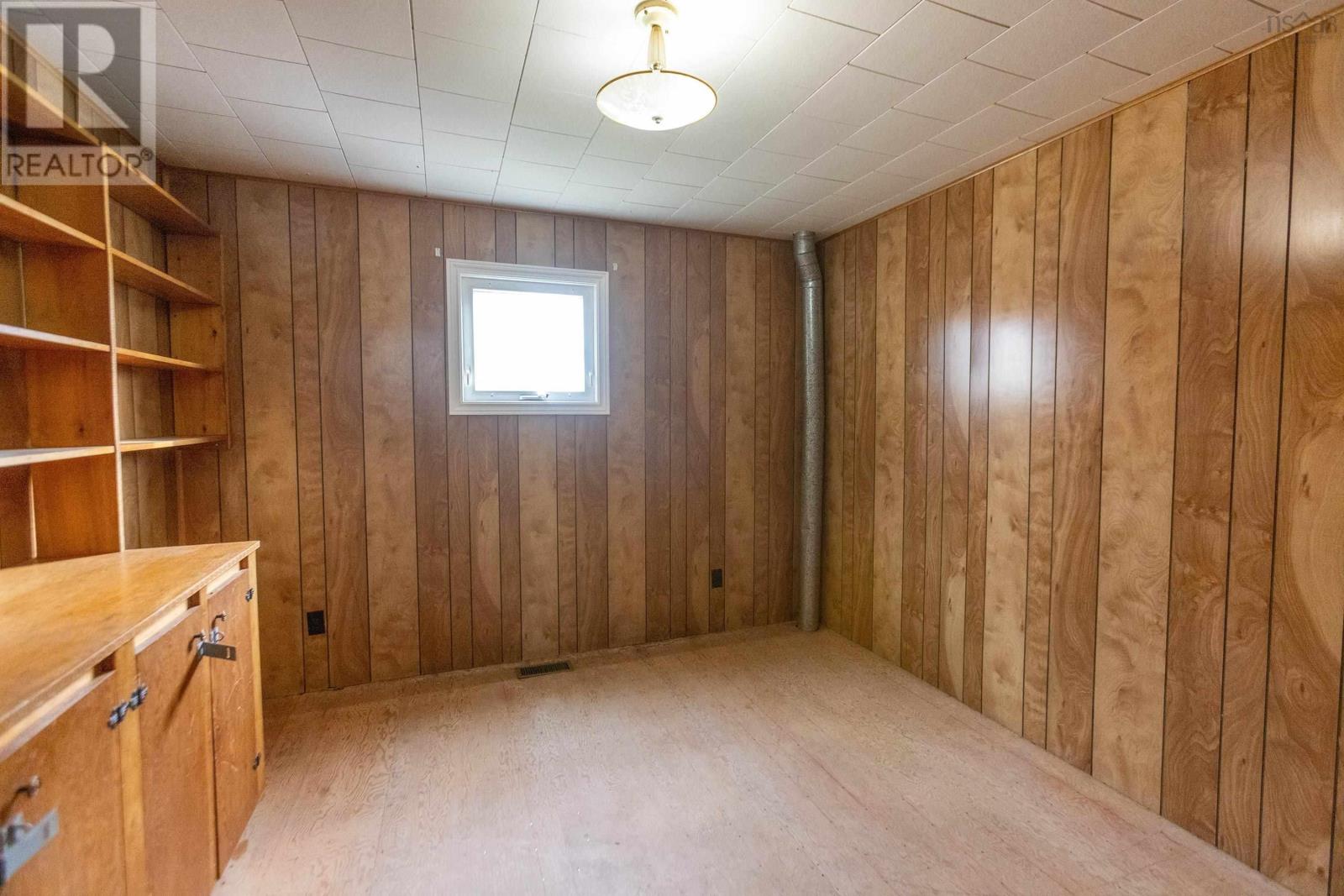 Property 10 of 40 of 9242 Highway 2