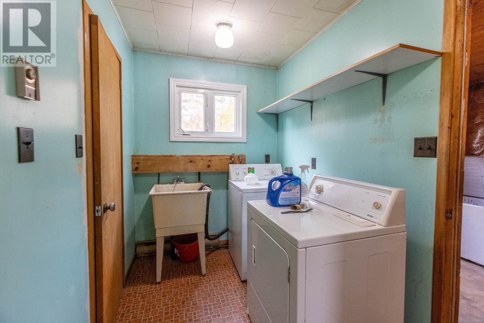 Property 12 of 40 of 9242 Highway 2