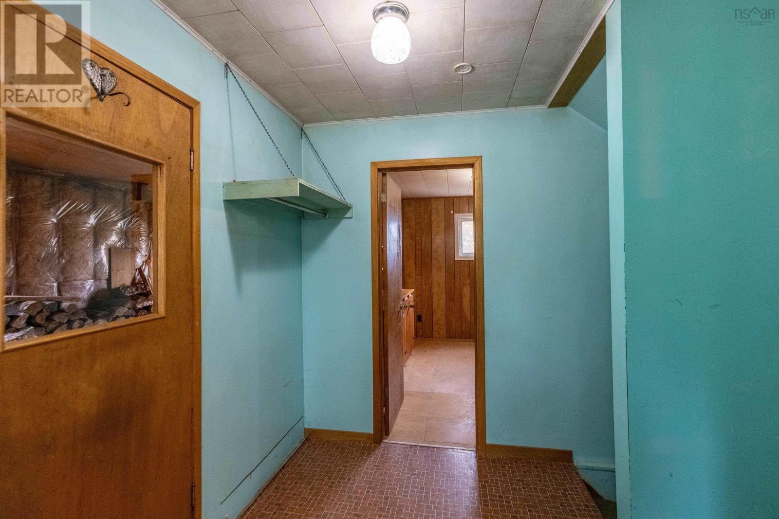 Property 14 of 40 of 9242 Highway 2