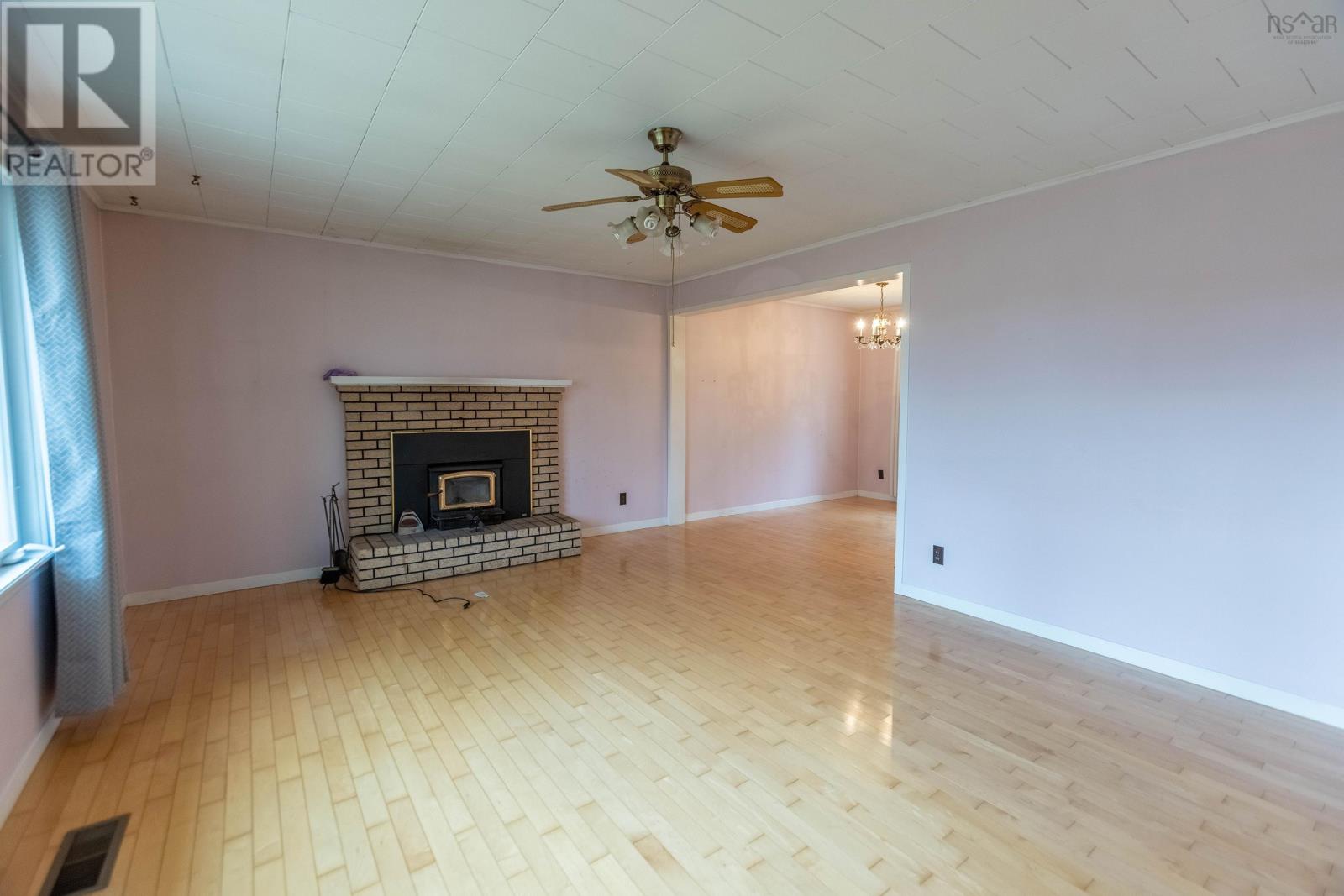 Property 21 of 40 of 9242 Highway 2