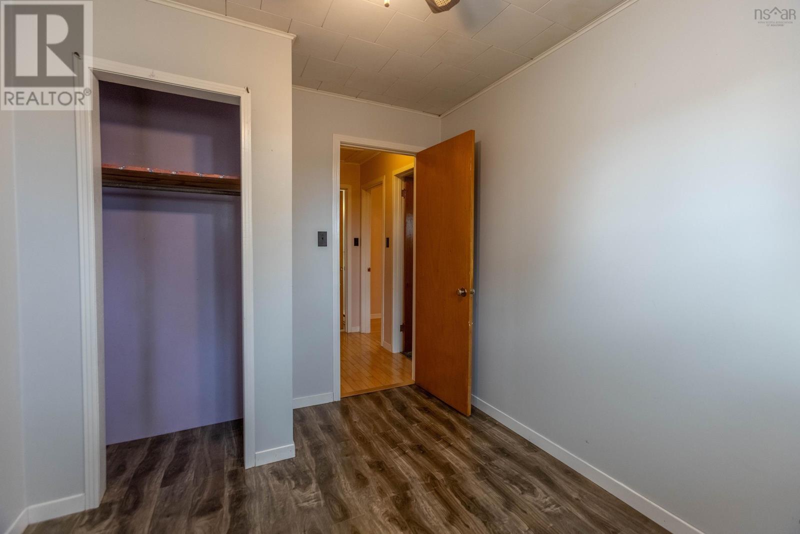 Property 27 of 40 of 9242 Highway 2