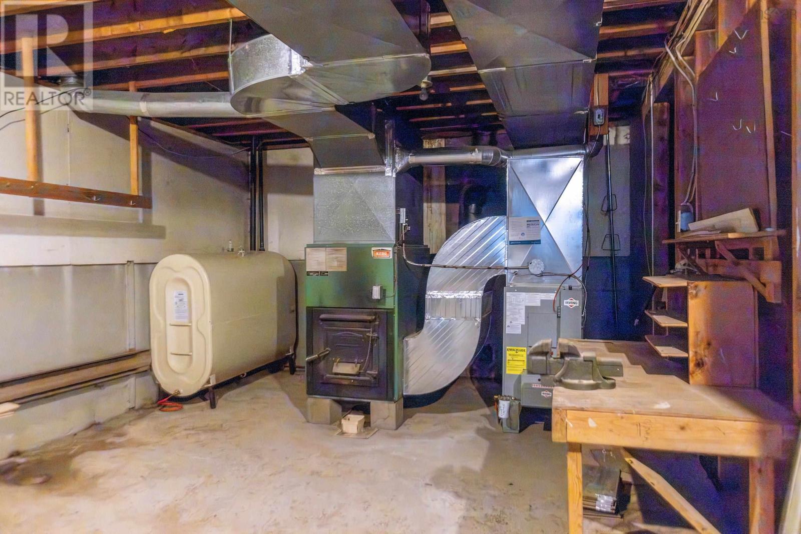 Property 33 of 40 of 9242 Highway 2