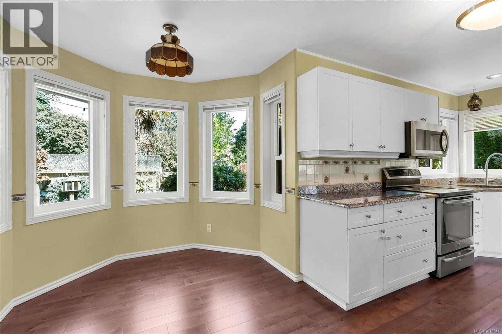  796 Worthington Place, Saanich