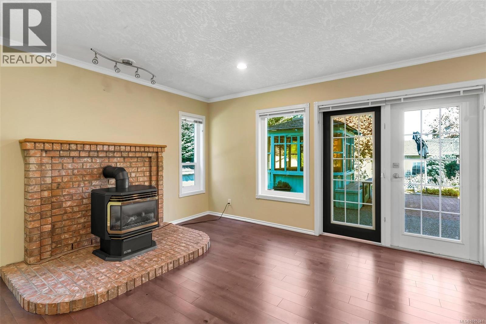  796 Worthington Place, Saanich