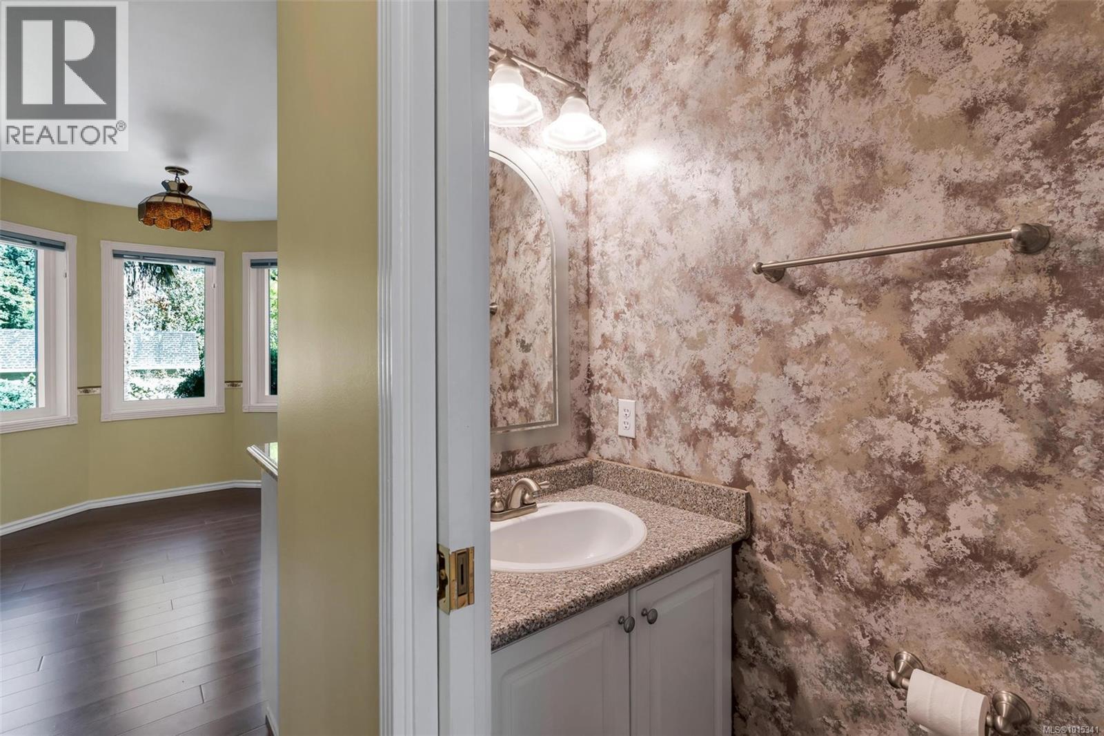  796 Worthington Place, Saanich