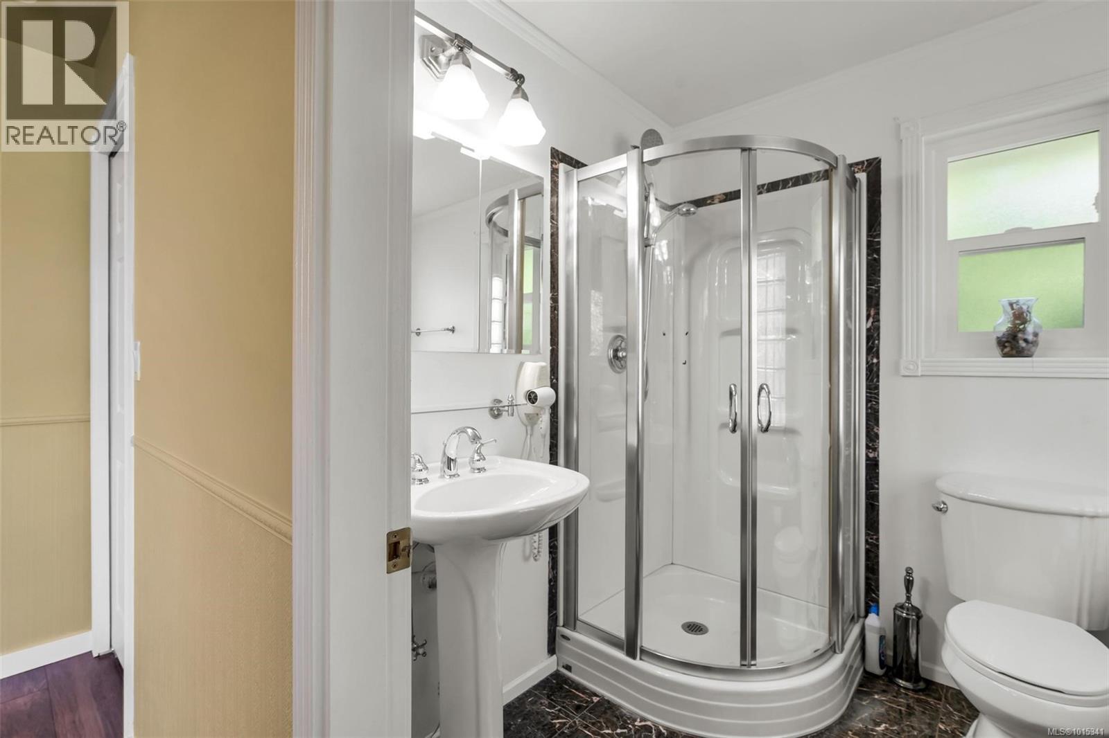  796 Worthington Place, Saanich