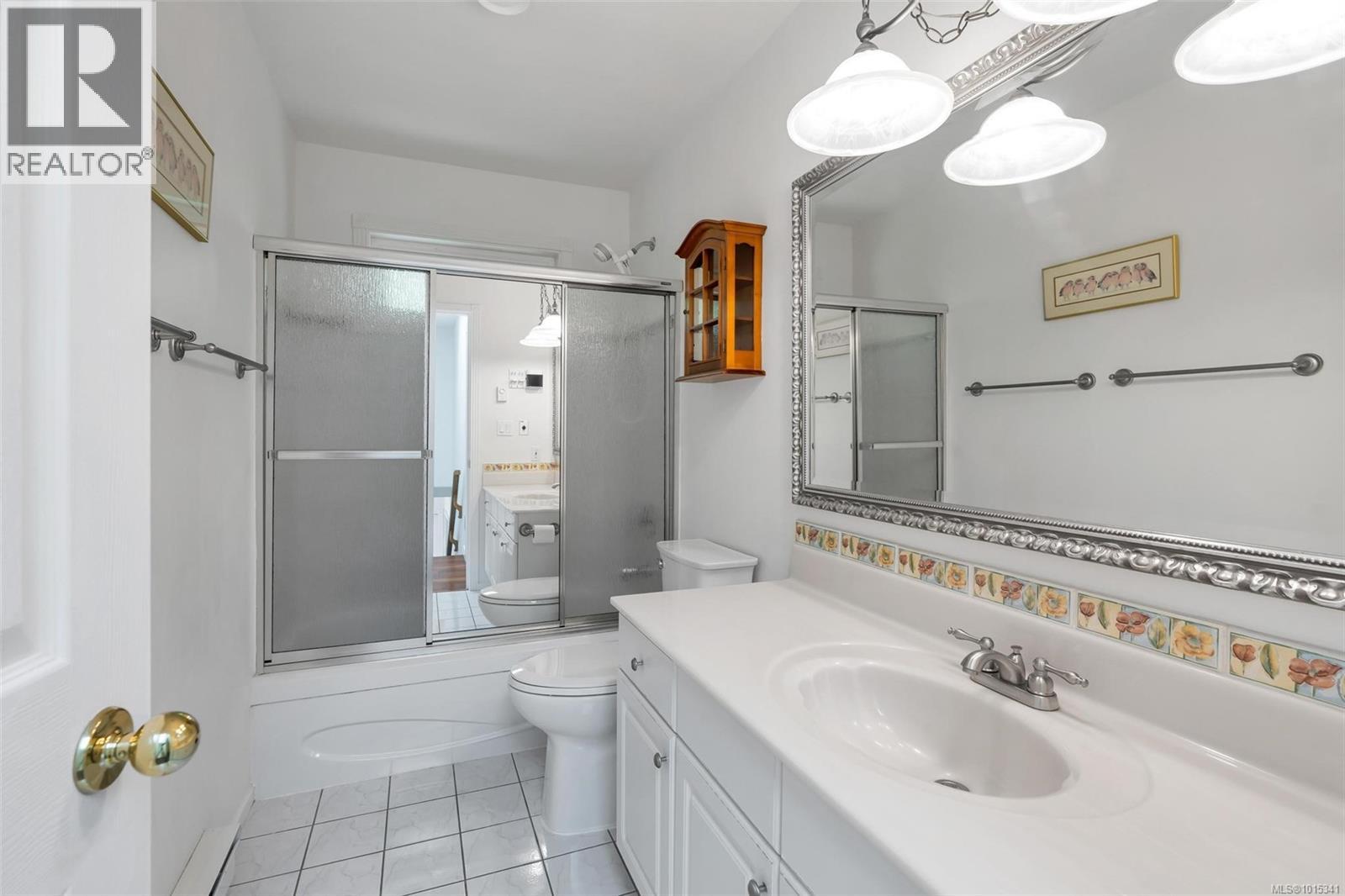  796 Worthington Place, Saanich